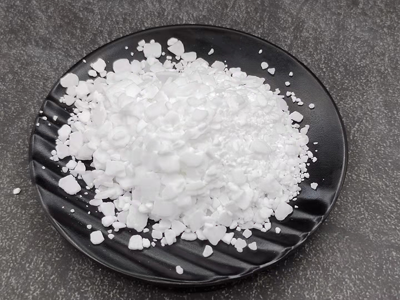 二水片状氯化钙