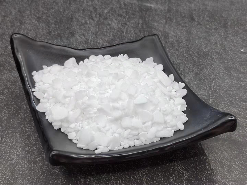 二水片状氯化钙