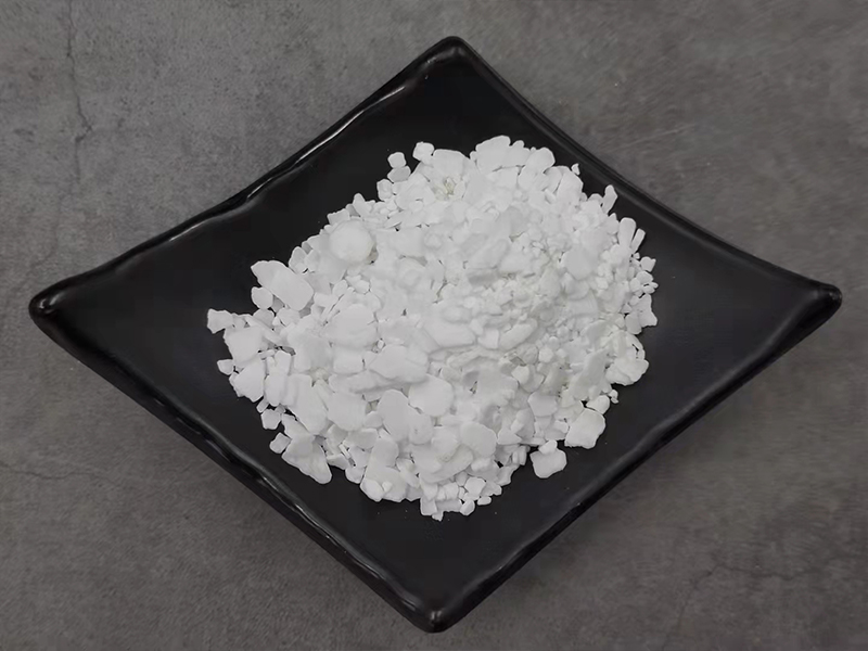 二水片状氯化钙